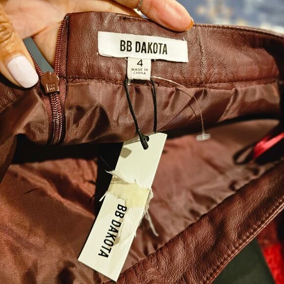 NWT BB Dakota Wine Color Leather Mini Skirt Size 4 - Picture 3 of 4